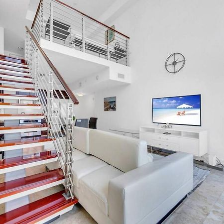 Villa Amazing Loft Style 1 Bed With Water And City Views à Miami Extérieur photo